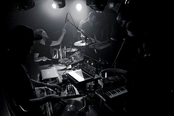 emmsje gauti live