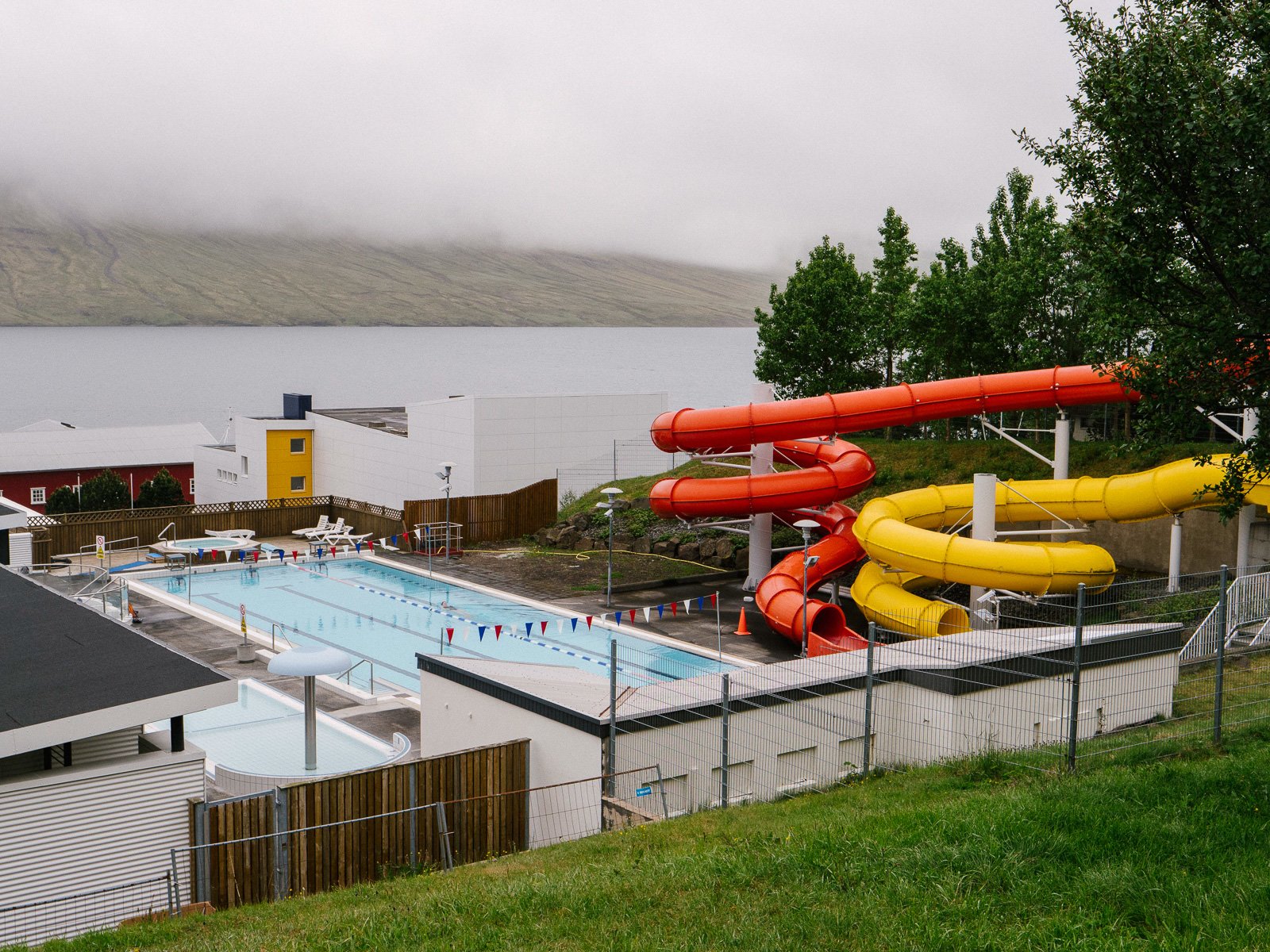 Town Guide: Seafood, Wildlife, Crystals & Caves in Neskaupstaður