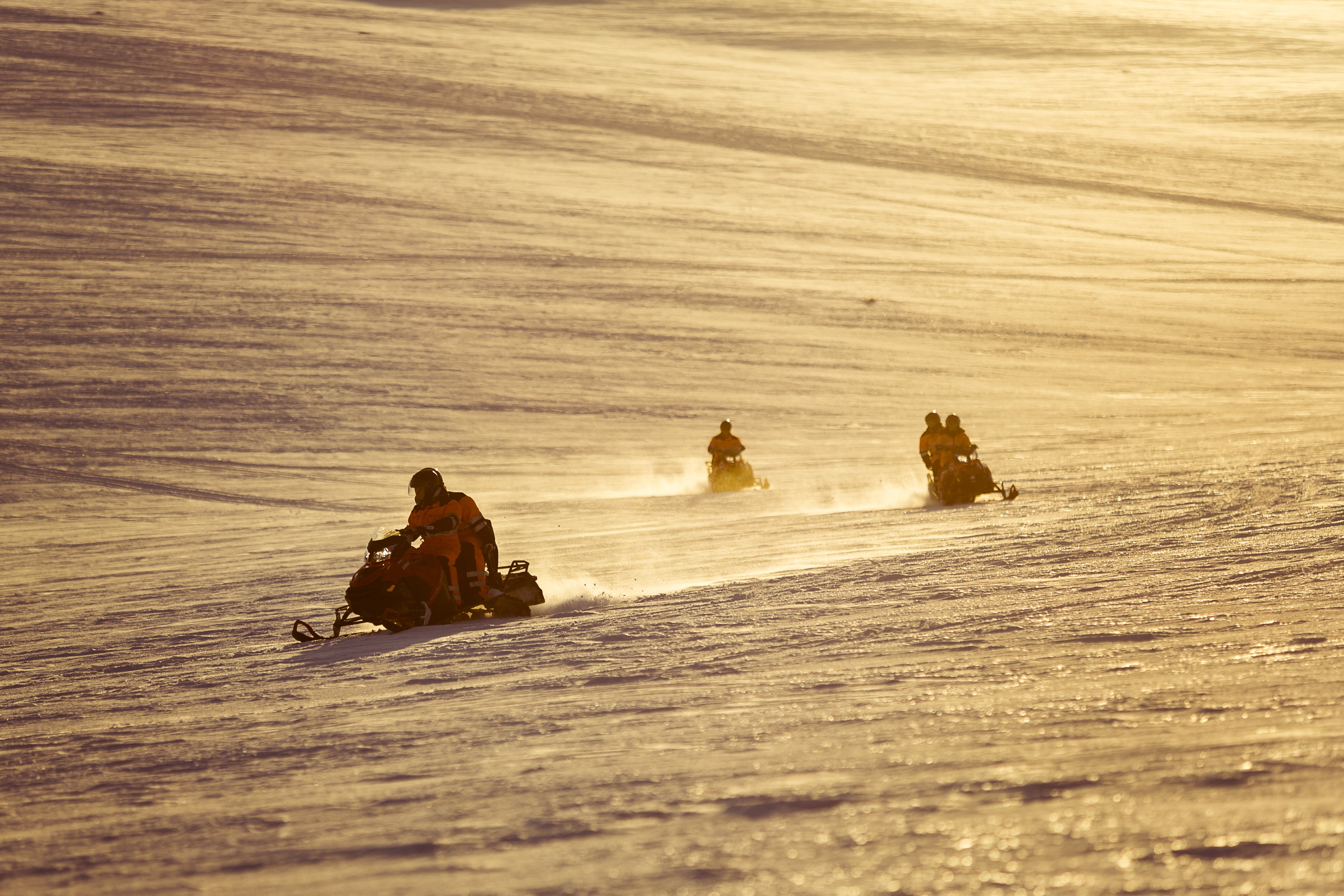 19_snowmobiling