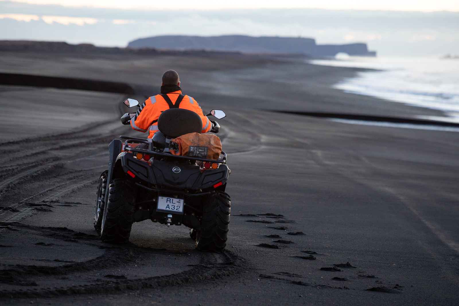 How To Be Alone: Finding Unexpected Solitude On Sólheimasandur