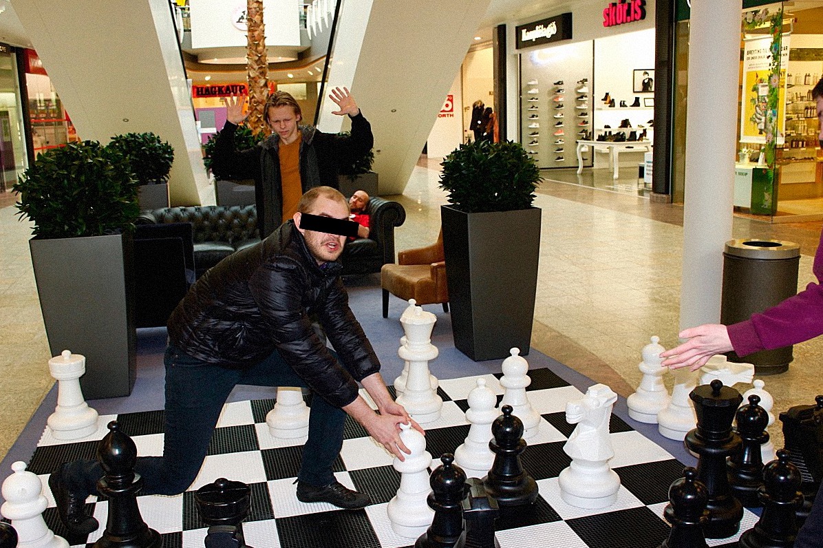 Chess Nerds And The Drug-Knights That Say Ni!