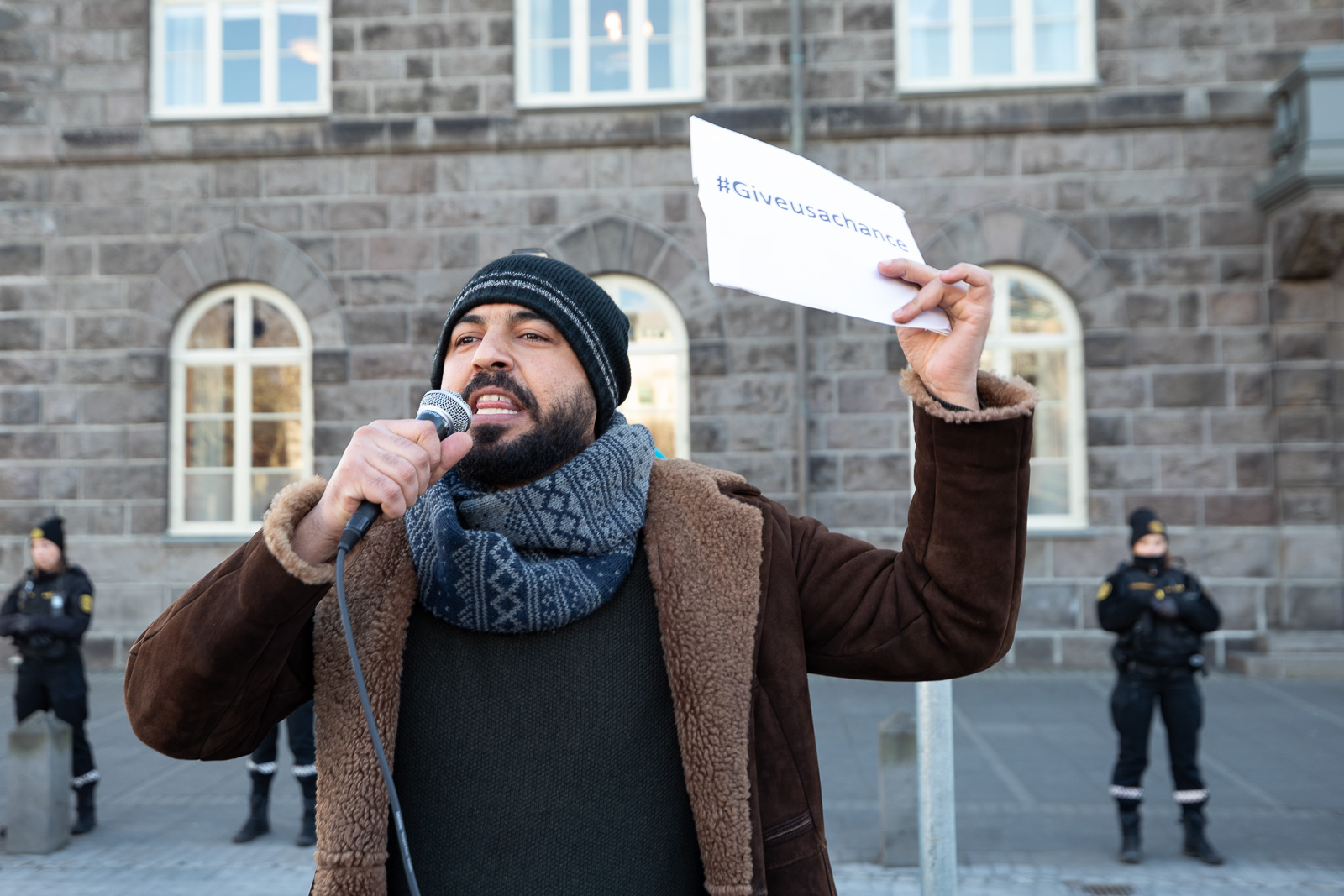 What Are Icelanders Talking About?