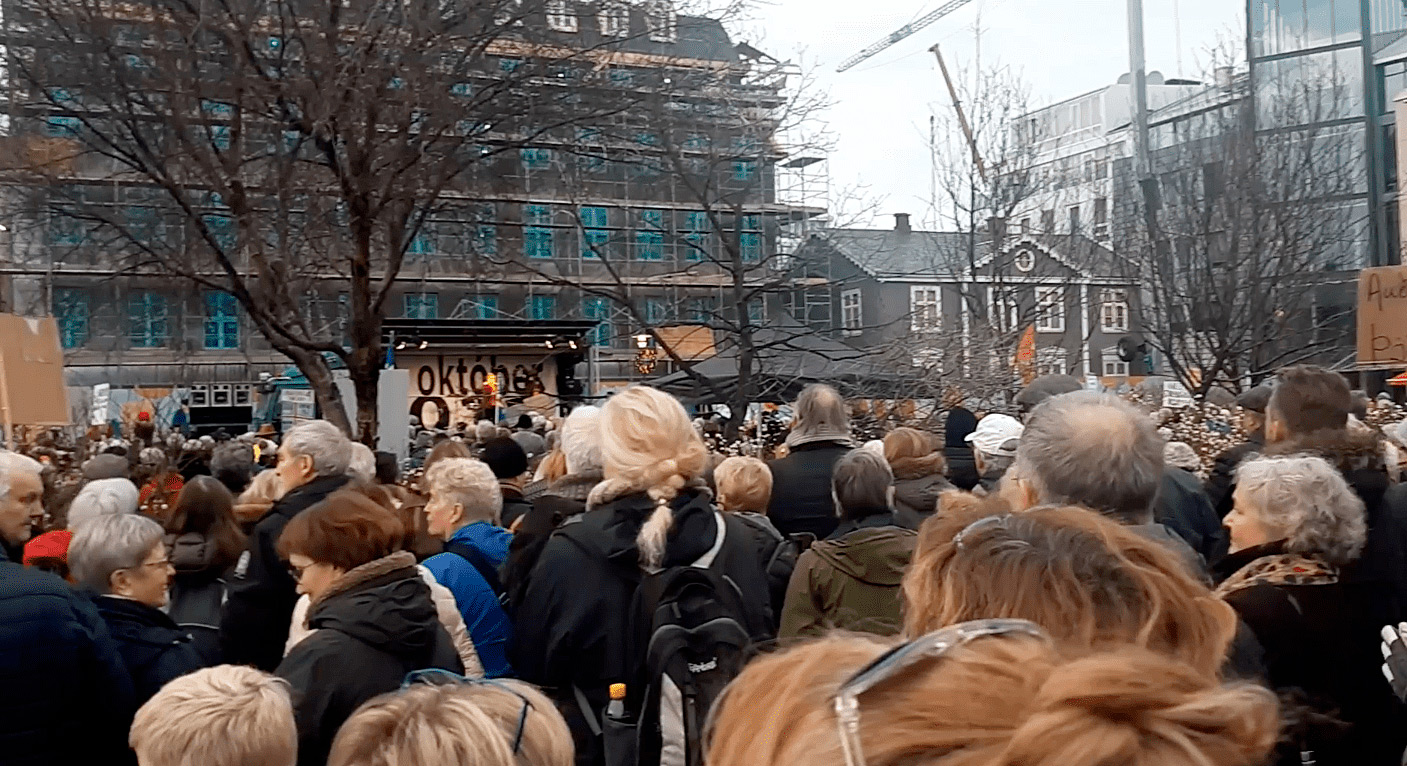 What Are Icelanders Talking About?