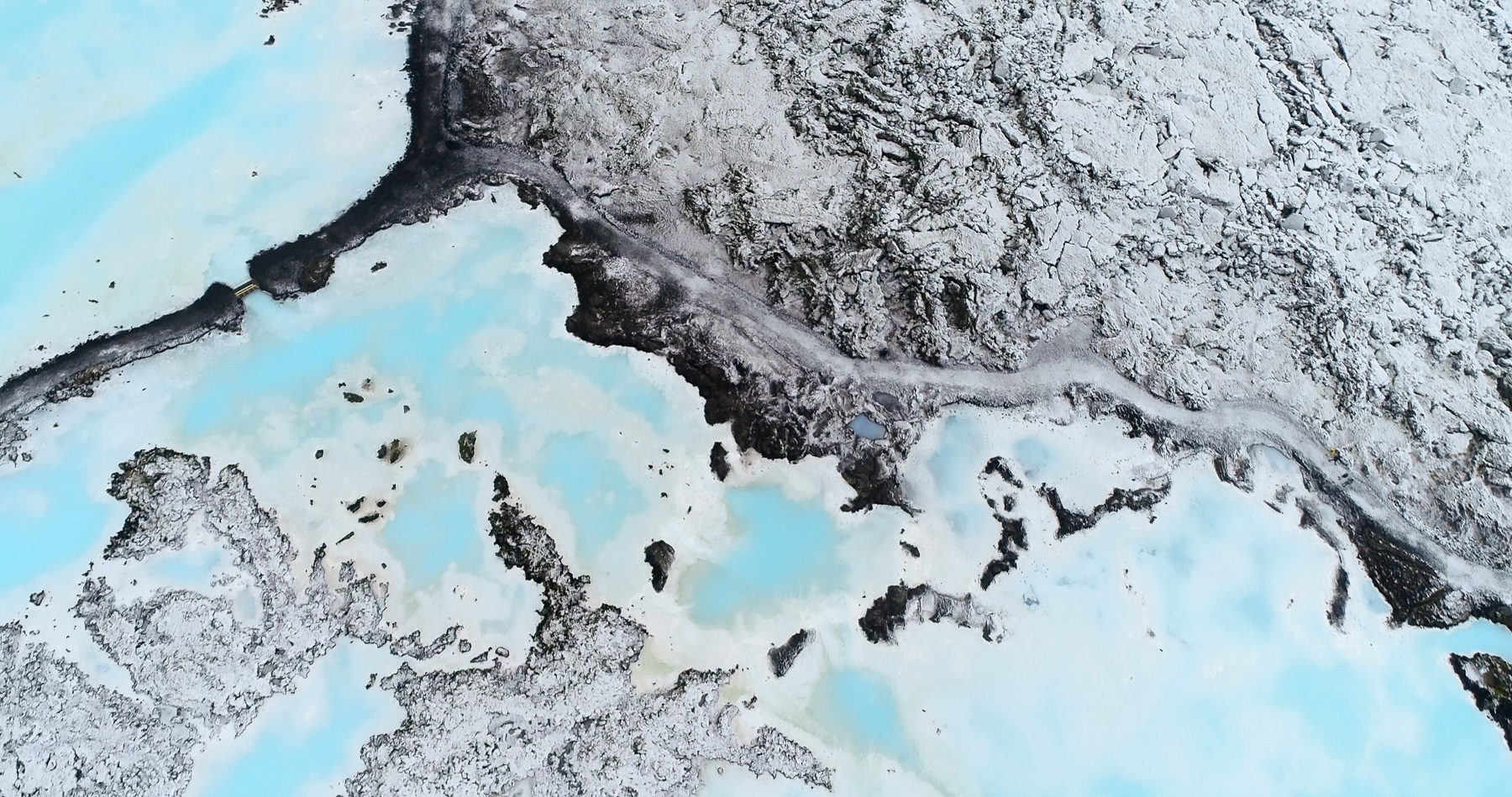 Blue Lagoon Closes Amid Earthquakes, Eruption Concerns