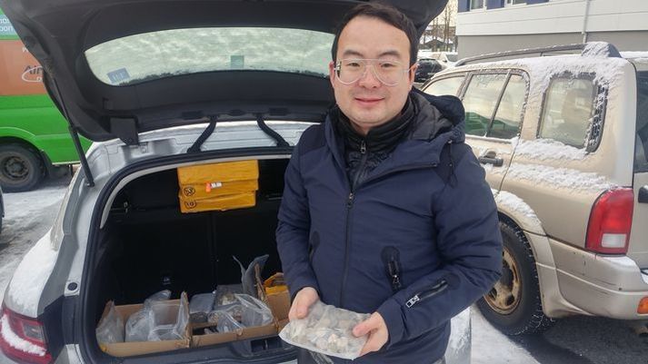 Chinese Tourist’s Coin Collection Is Genuine