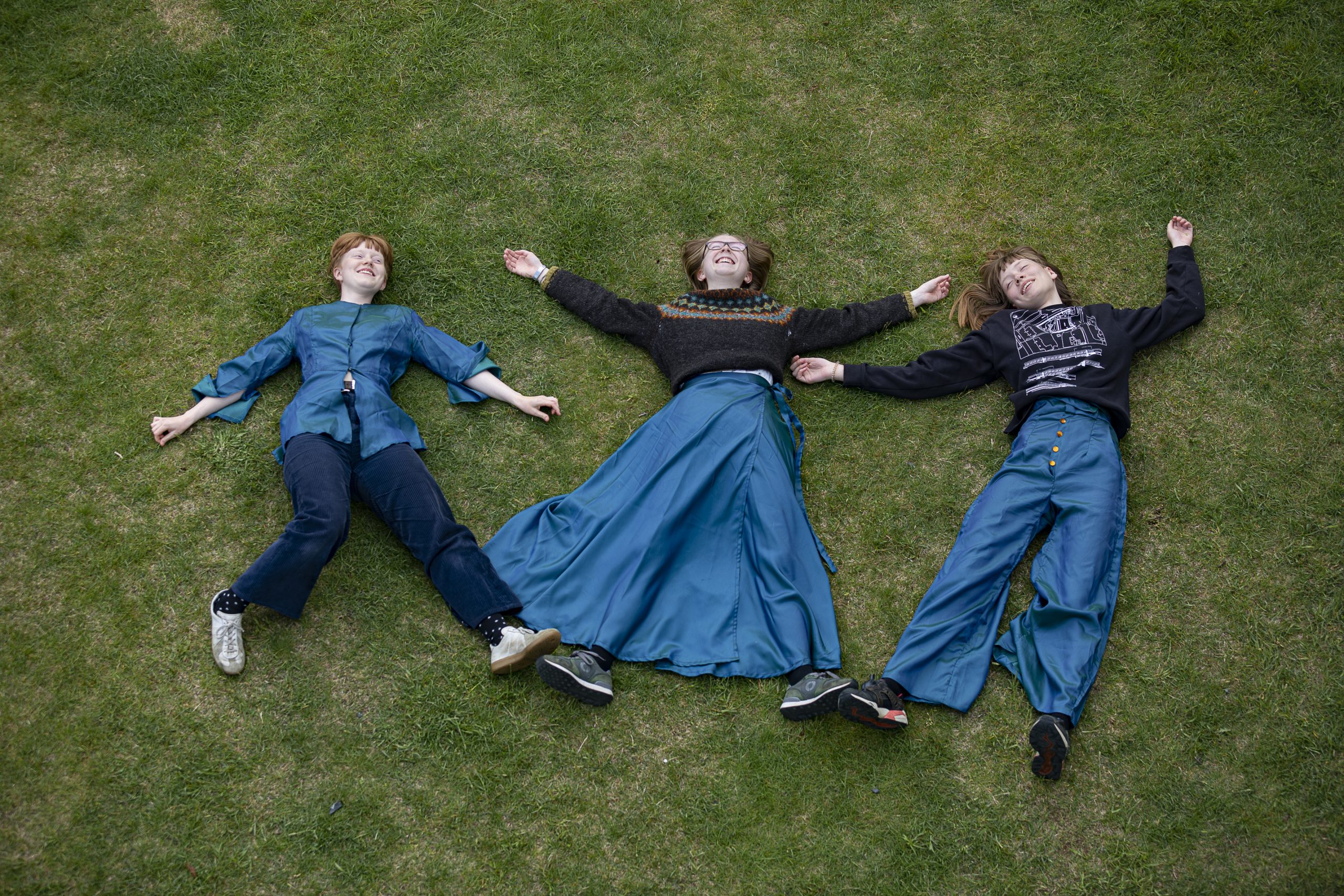 Content In The Darkness: Teen Trio Dymbrá’s Mystical New Album