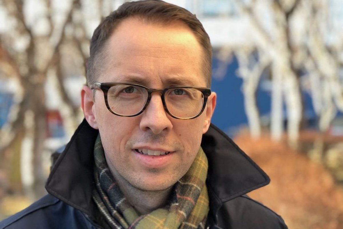Húsavík Mayor Takes Salary Cut To Protect Jobs