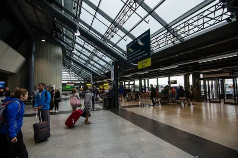 Early Morning Bomb Scare Temporarily Shuts Down Airport