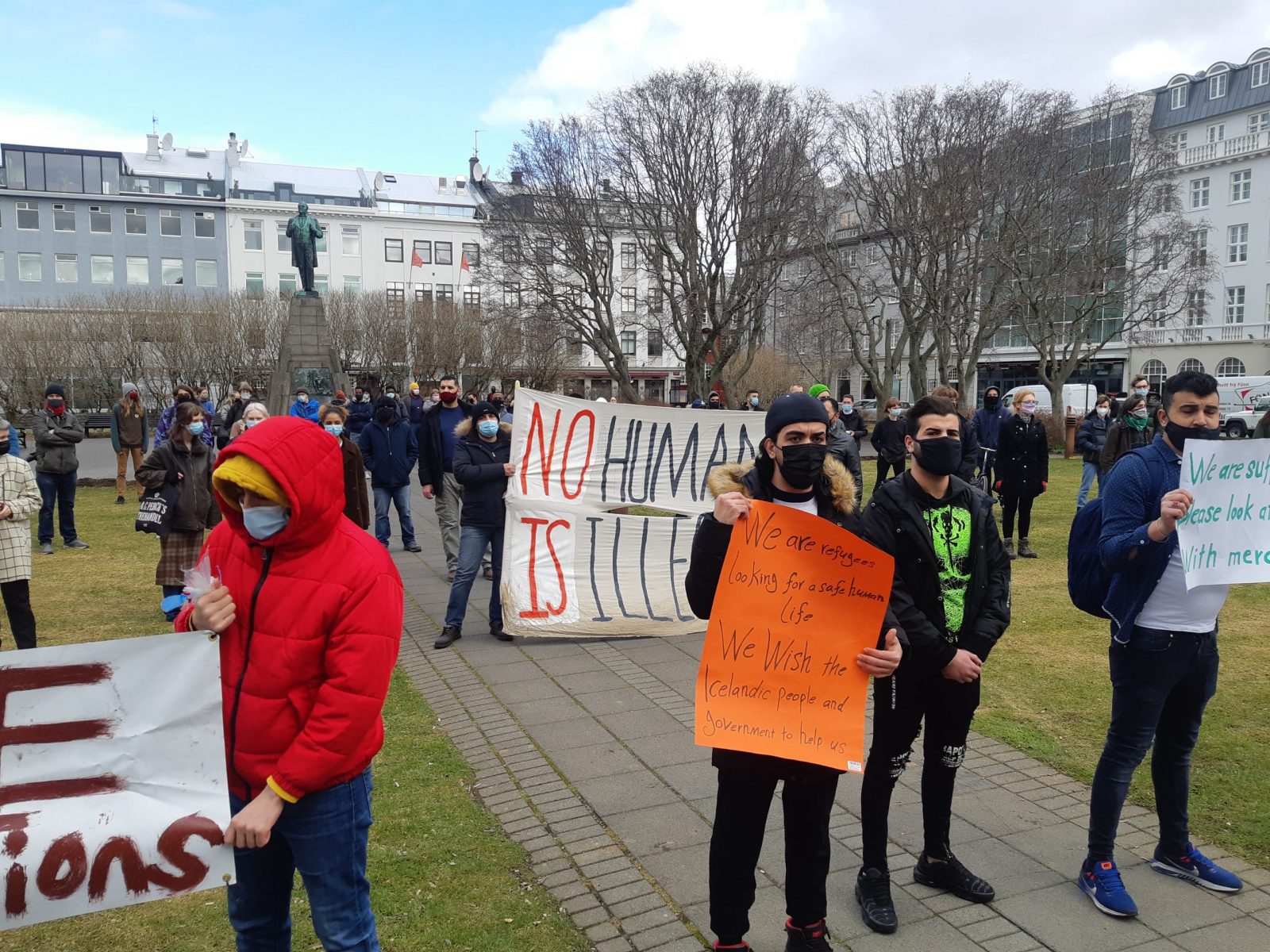 VIDEO & PHOTOS: Refugees And Supporters Demonstrate Against Deportations To Greece