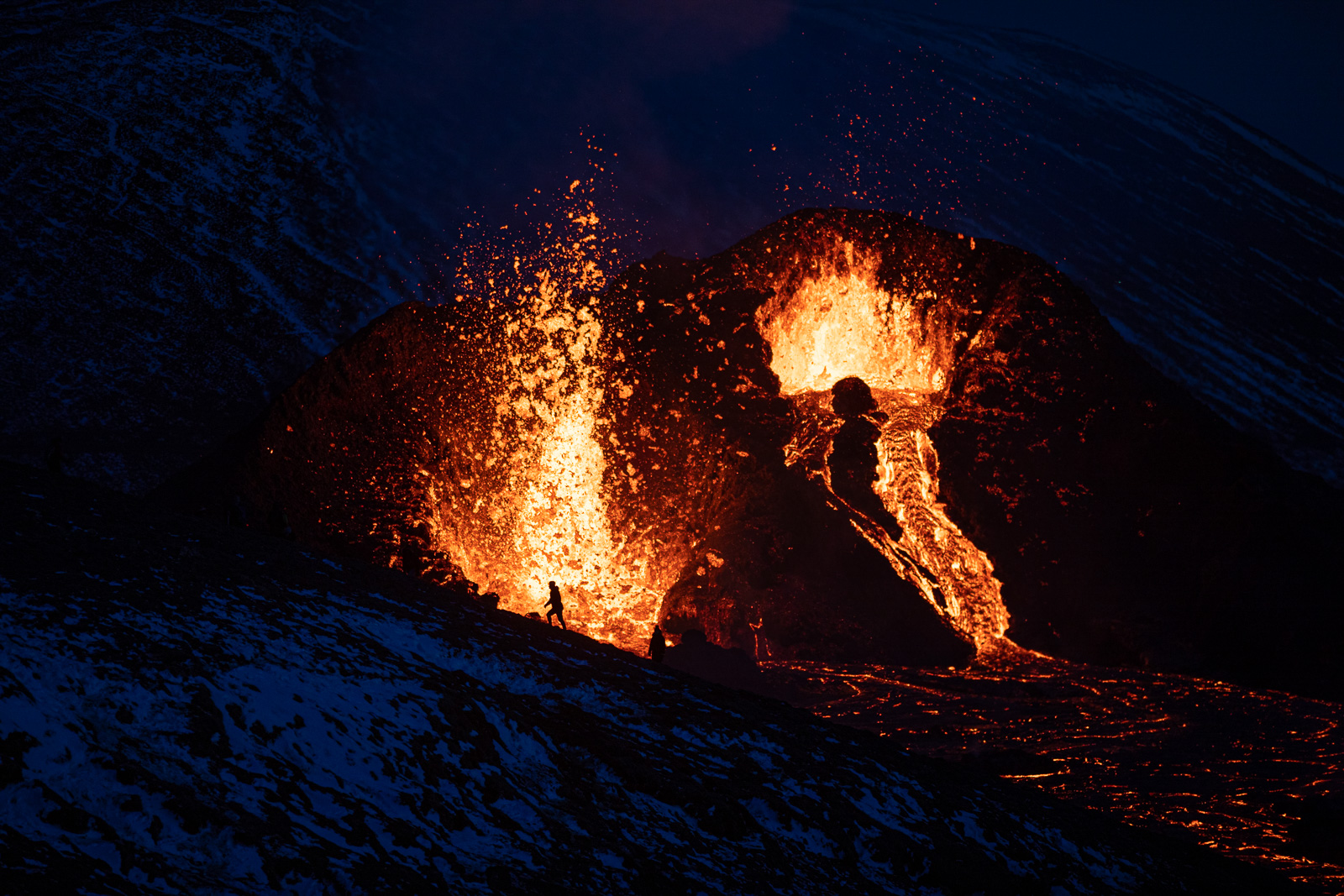 Analysing The Rhythm Of The Eruption By Satellite