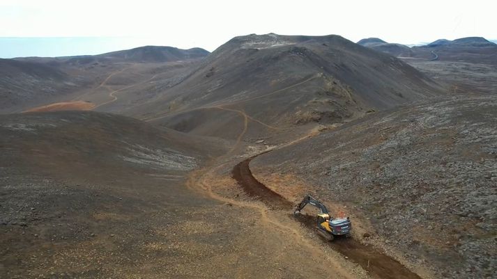Hiking Trail to the Volcano Improved