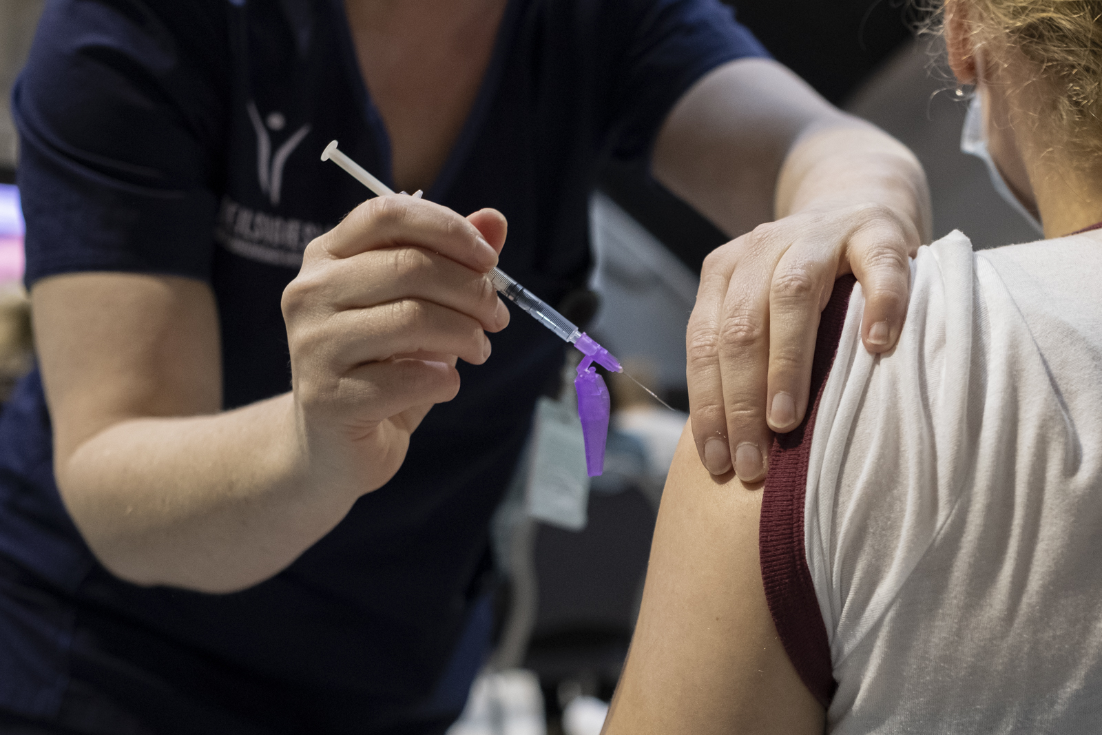 Reykjavík Health Clinics Will No Longer Give Police Refugee Vaccination Certificates