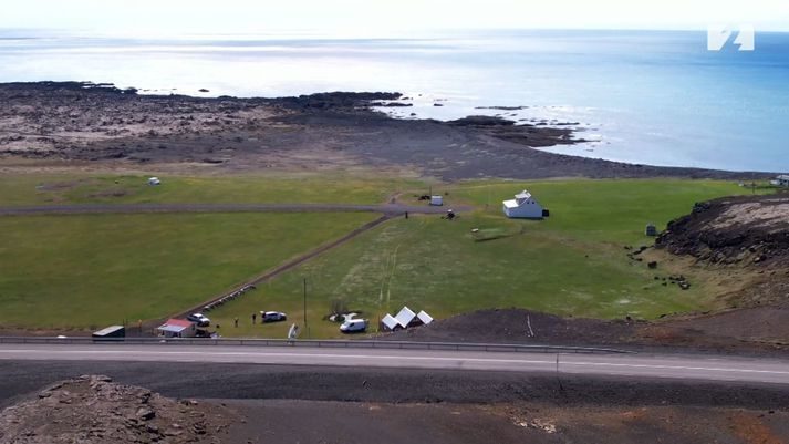 Lava Threatens Landowners Of Ísólfsskáli