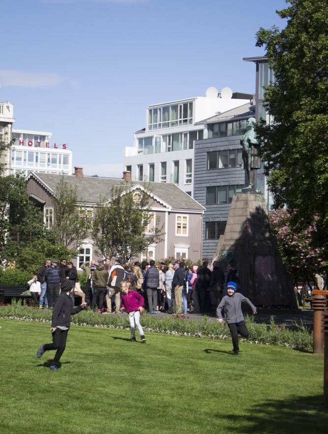 Icelanders Acquire New Names