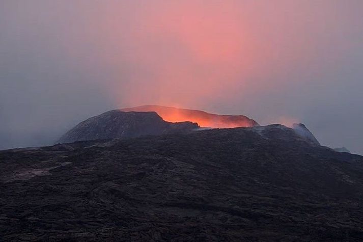 Lazy Volcano Starts Working Again After 2-Day Break