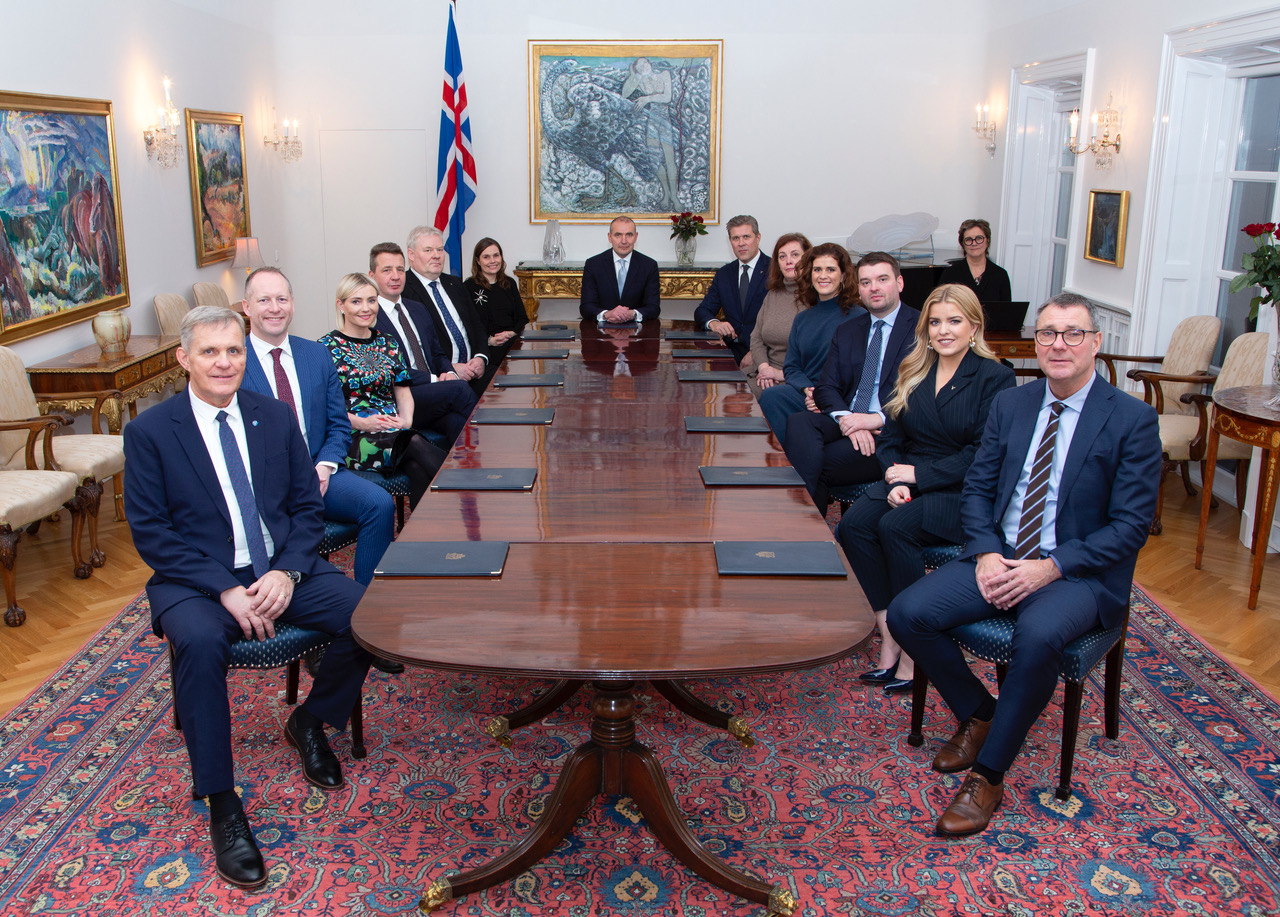 New Poll: Government Fallen, Large Swings In Party Support