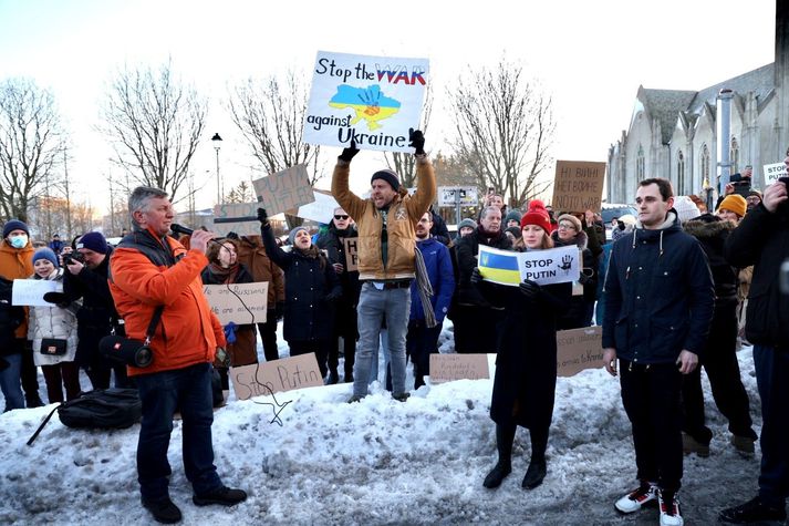 Russians Protest Invasion, Refugee Committee To Discuss Ukraine