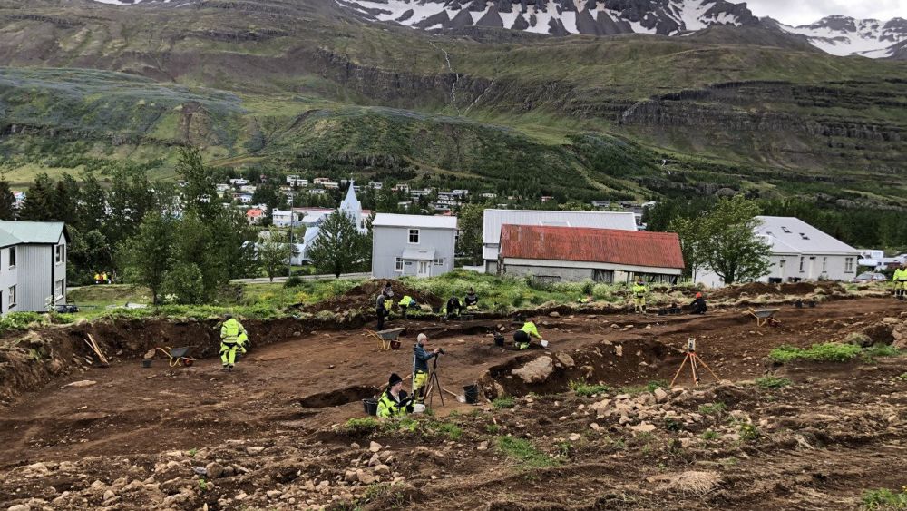 11th Century Landslide Preserves Settlement House Walls