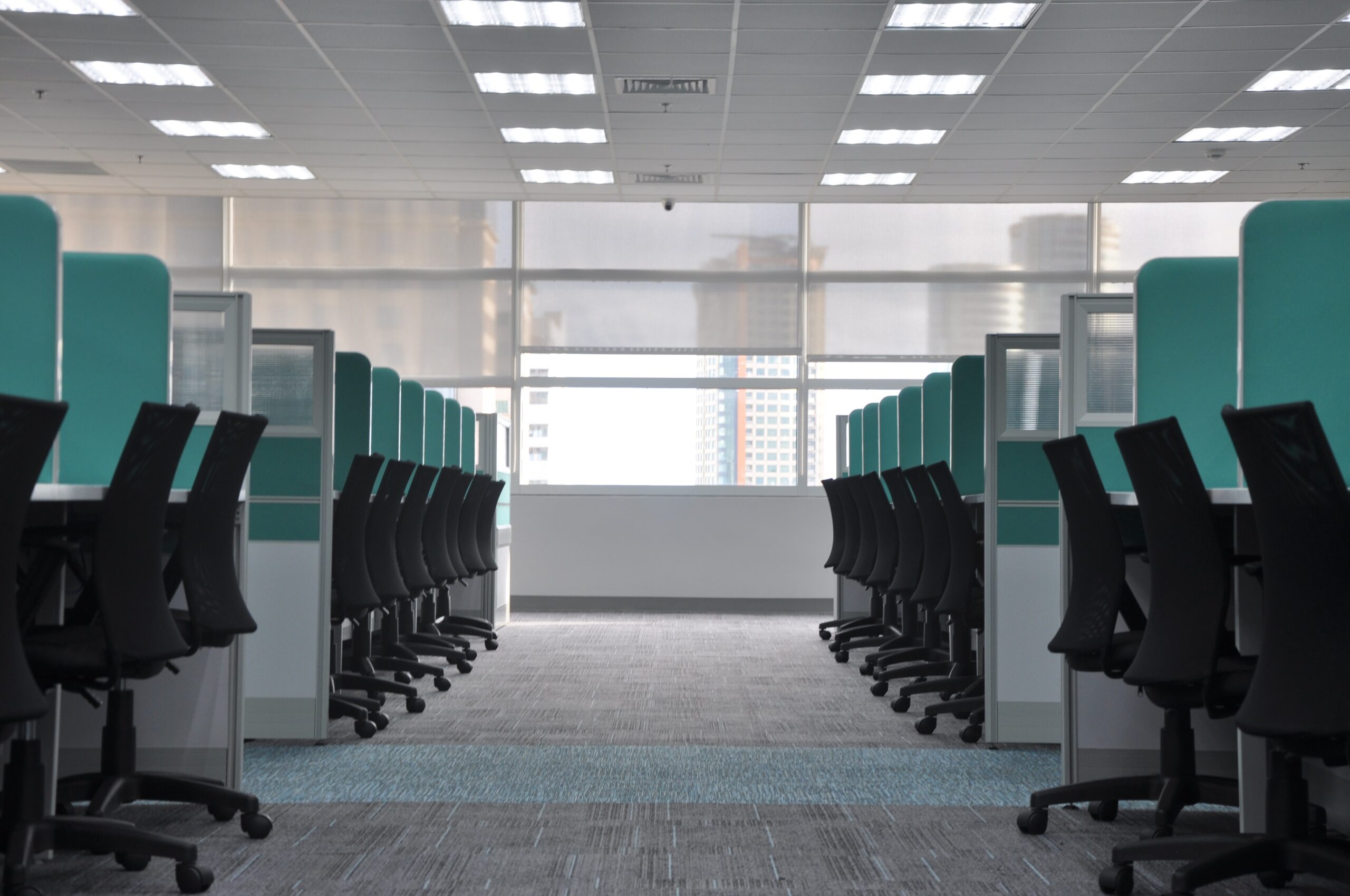 Female Managers Must Prove Themselves In Workplace, Survey Finds