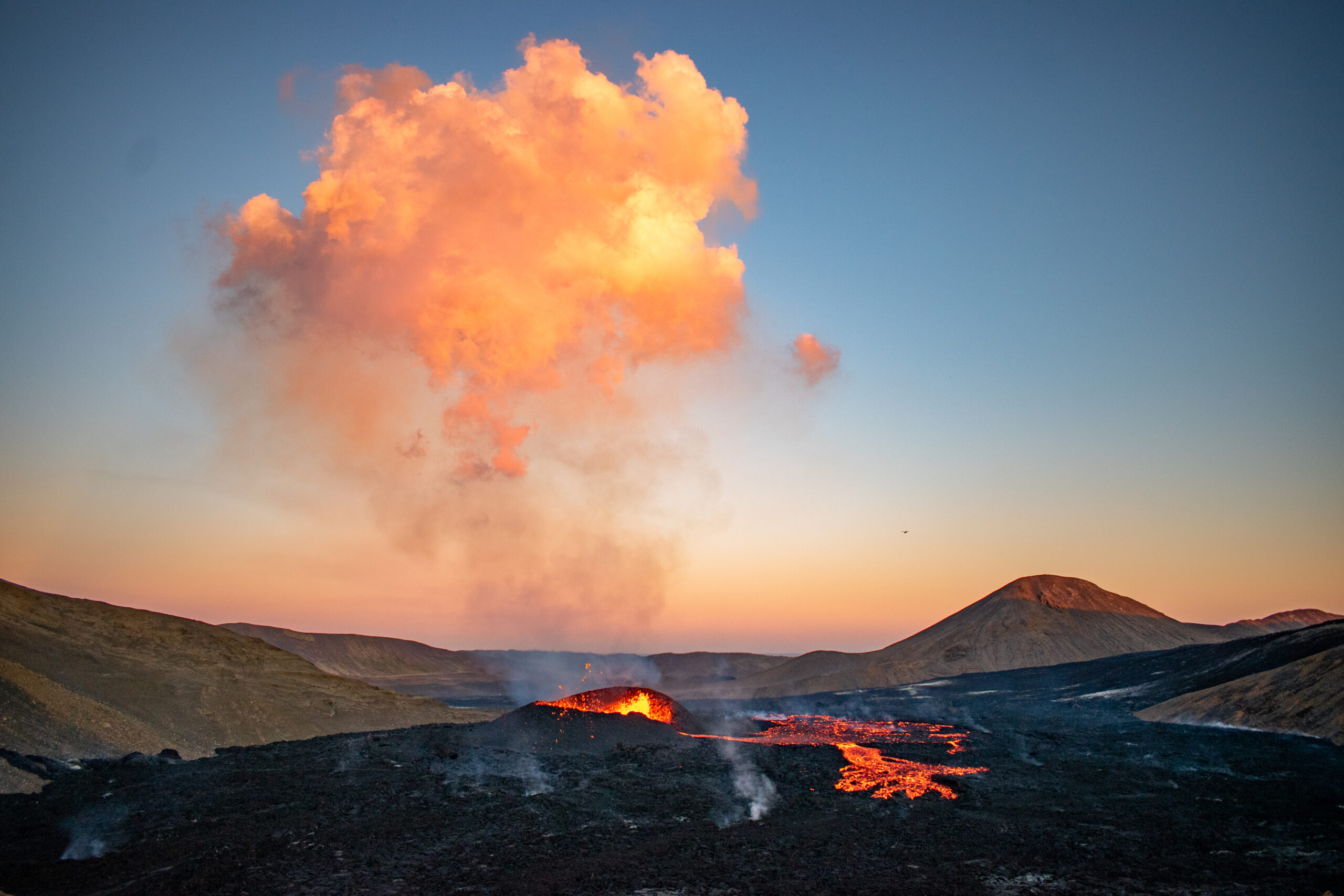 Daily Volcano Briefing: Gas Pollution, Rangers, And Headlamp Purchases
