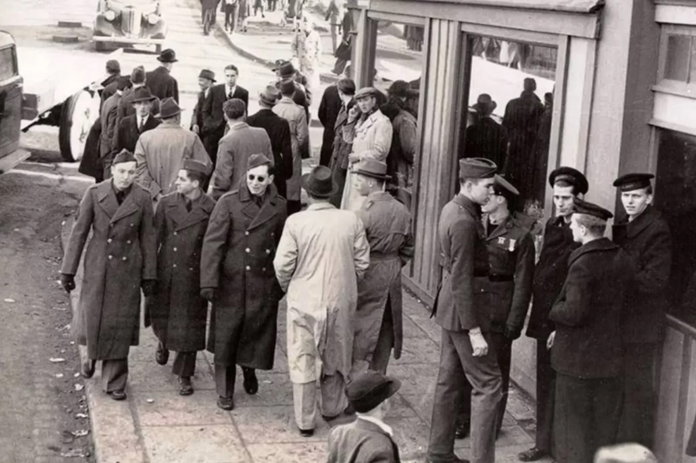 Old Photo From Reykjavík Sparks Discussion About Time Travel