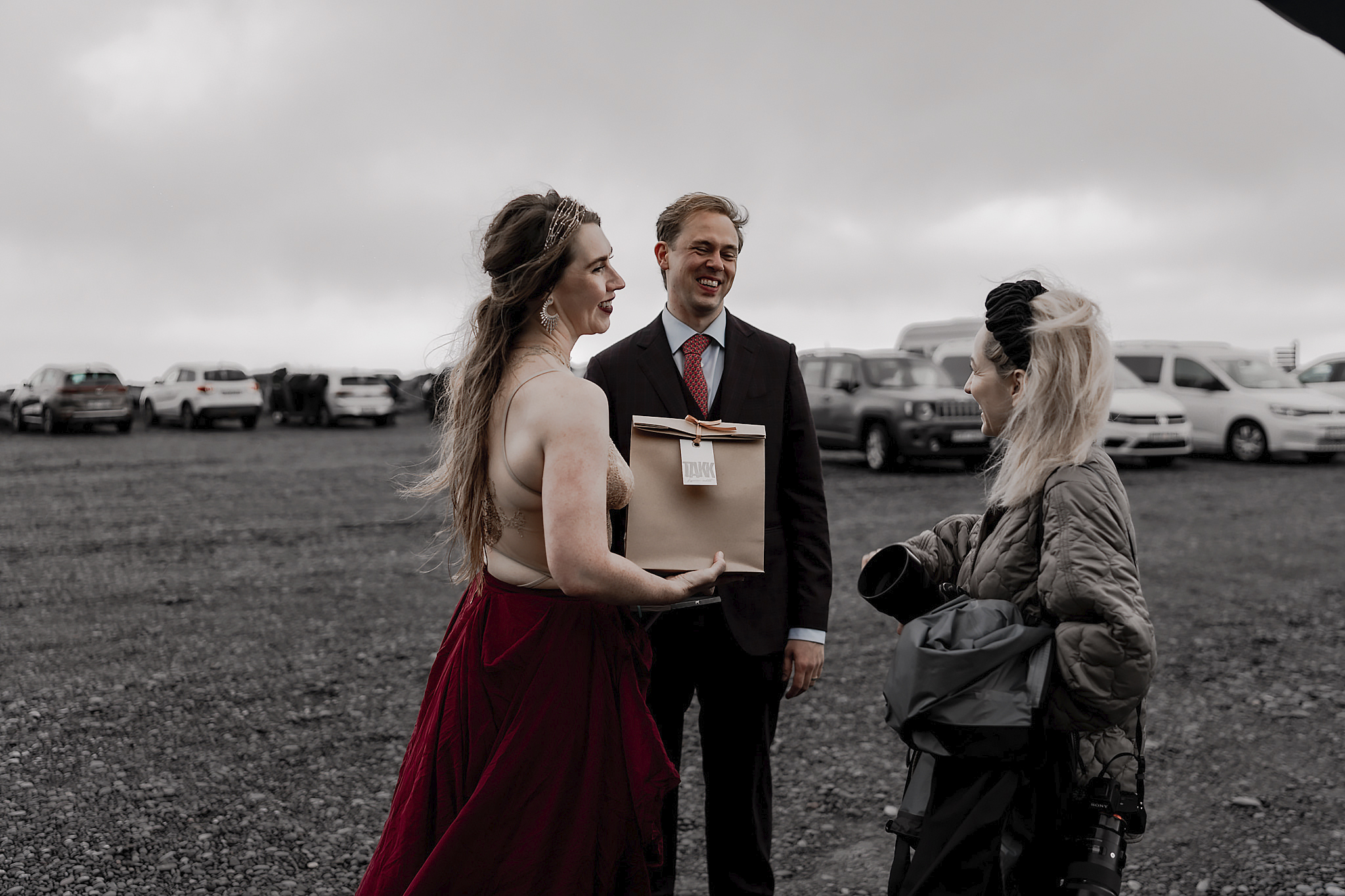 Side Hustle Of The Issue: The Wedding Photographer