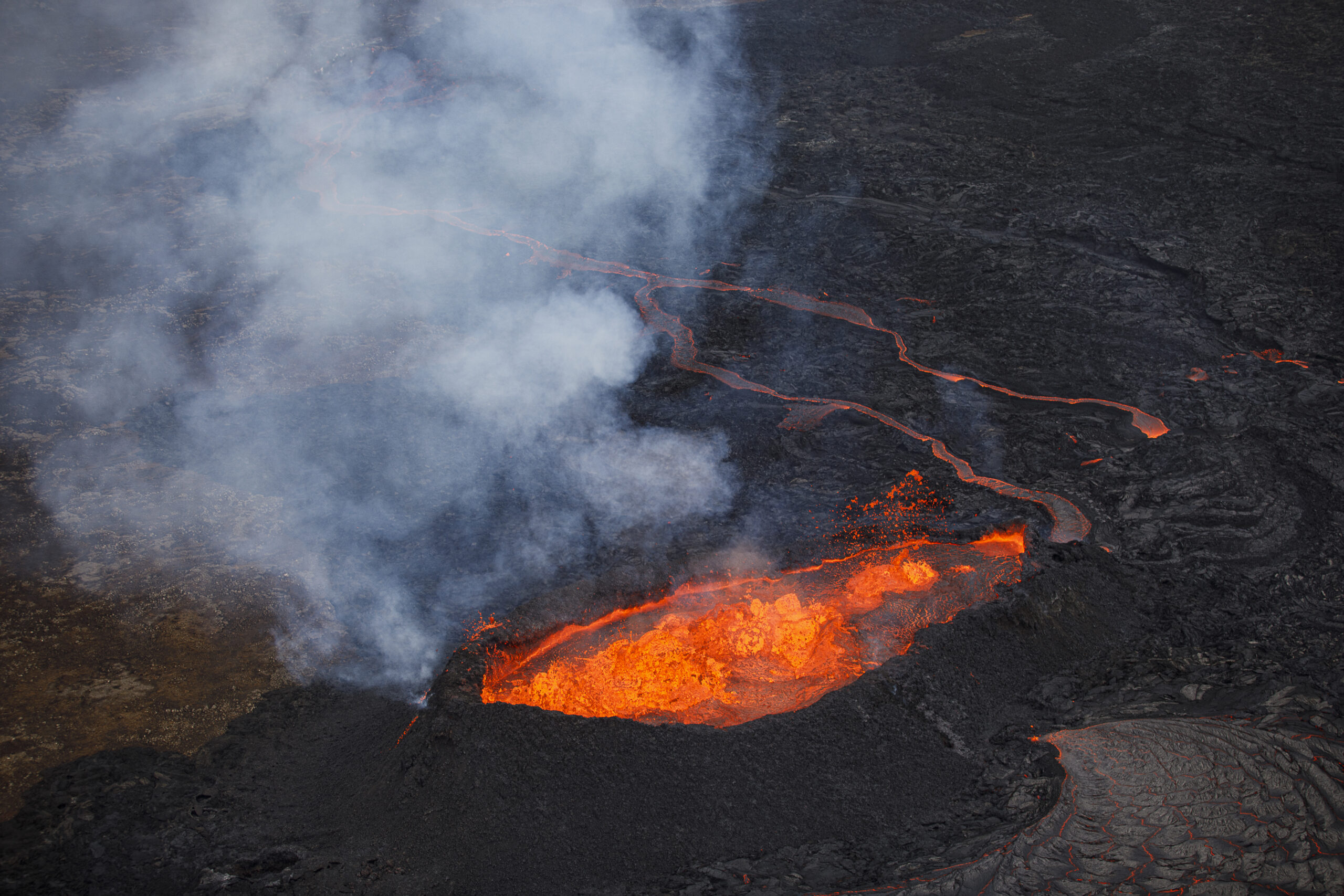 Volcanic Smog Spreads Over Capital Area