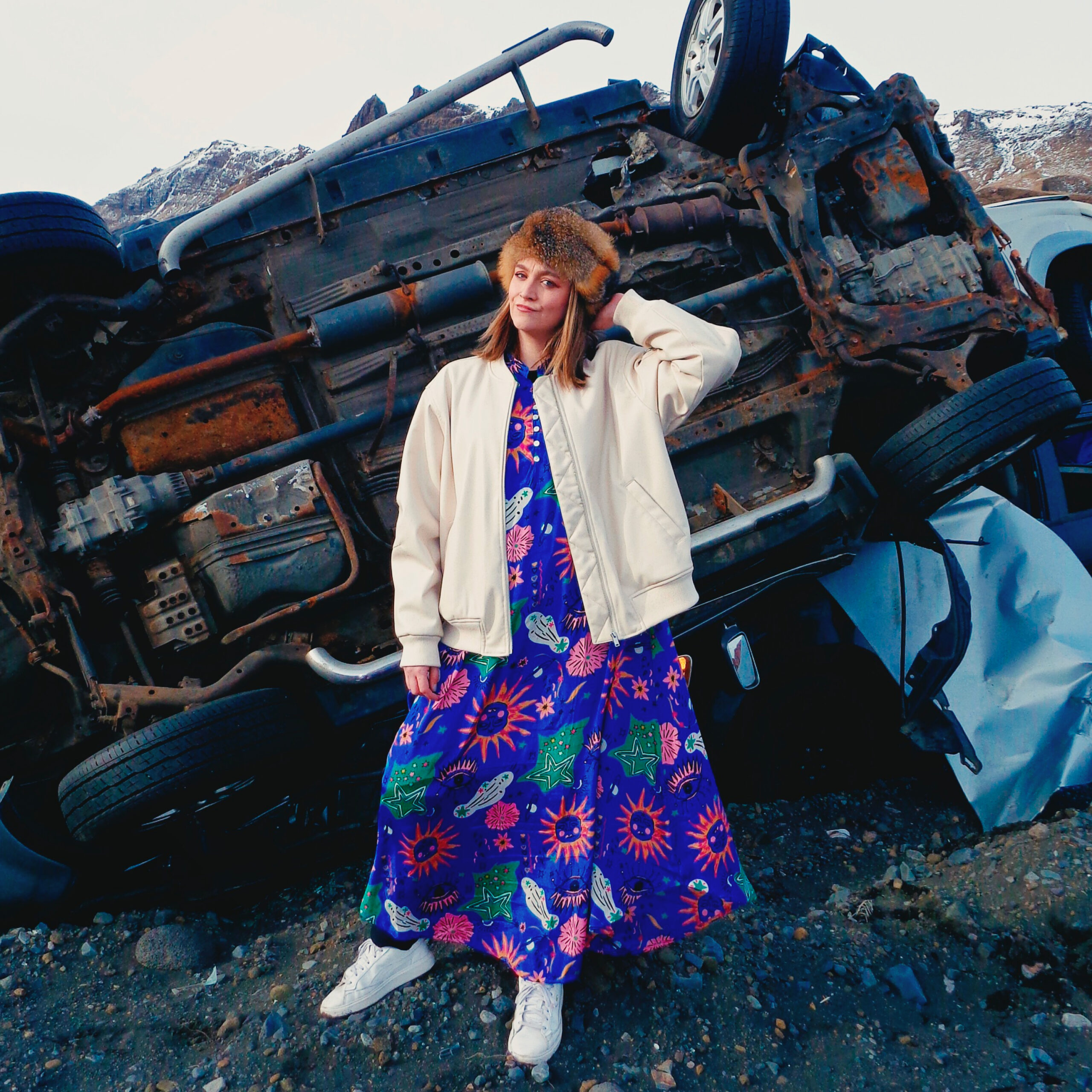 Video Premiere: Hildur Releases “Alltaf eitthvað”