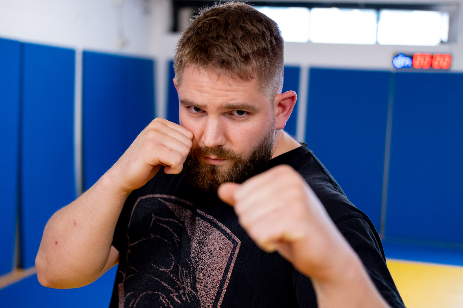 On The Fringes : Learn To Fight, And Have Fun Doing It