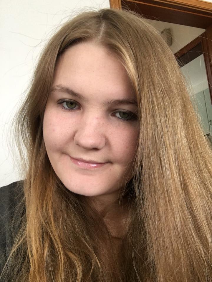 My Voices Have Tourettes: Hannah Bryndís Turns Schizophrenia Into Insightful Humour