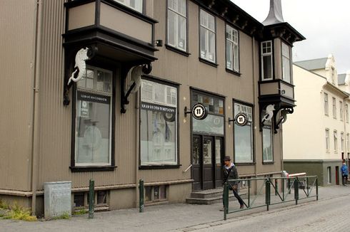 Bar 11