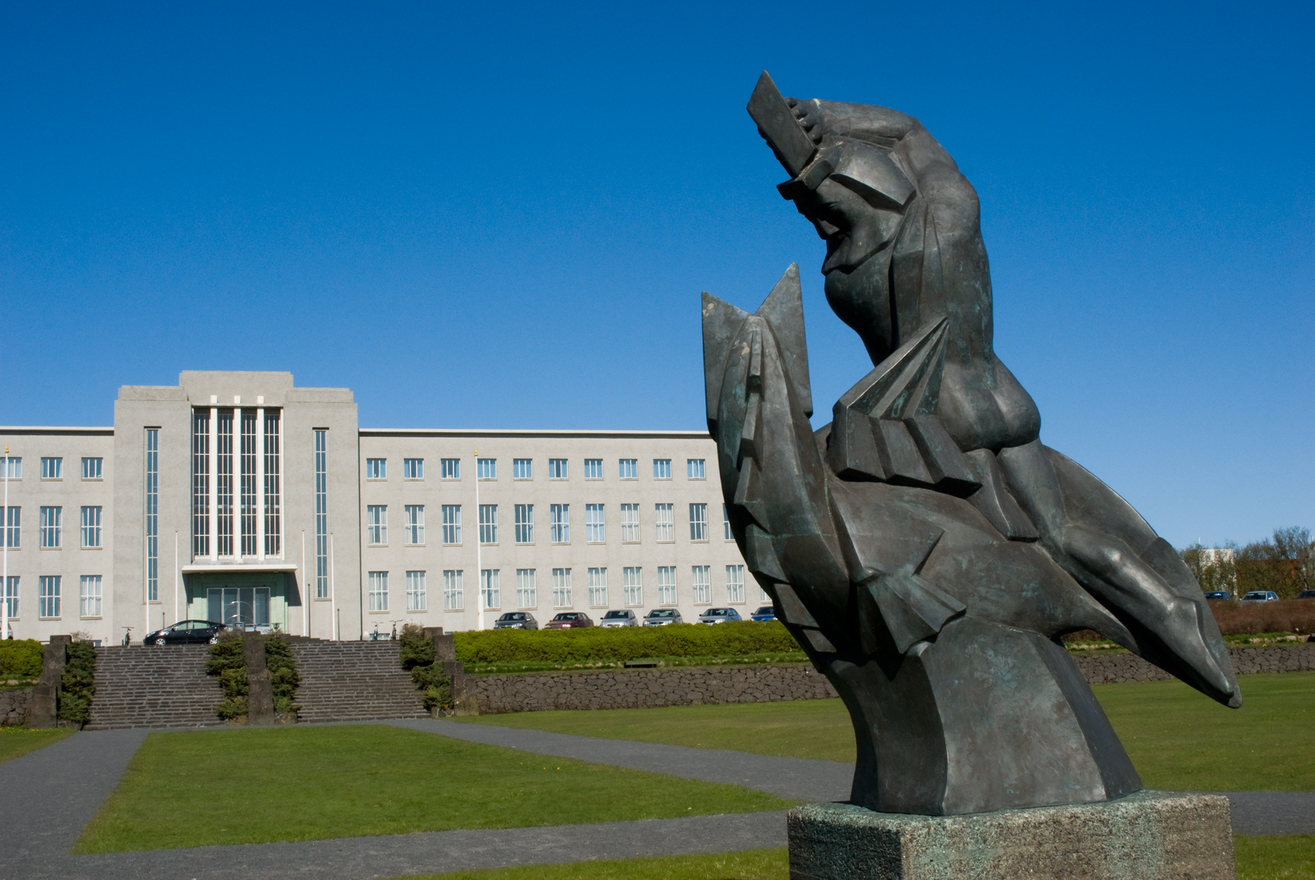Surge Of Applicants Causing Student Enrolment Difficulties At Icelandic Universities
