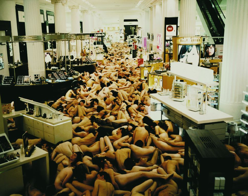 SPENCER TUNICK: BODY PUBLIC