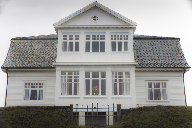Tour Bus Crashed On Höfði Grounds