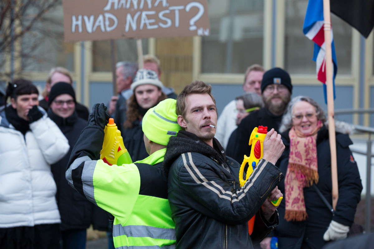 Water Pistols Against Police Submachine Guns