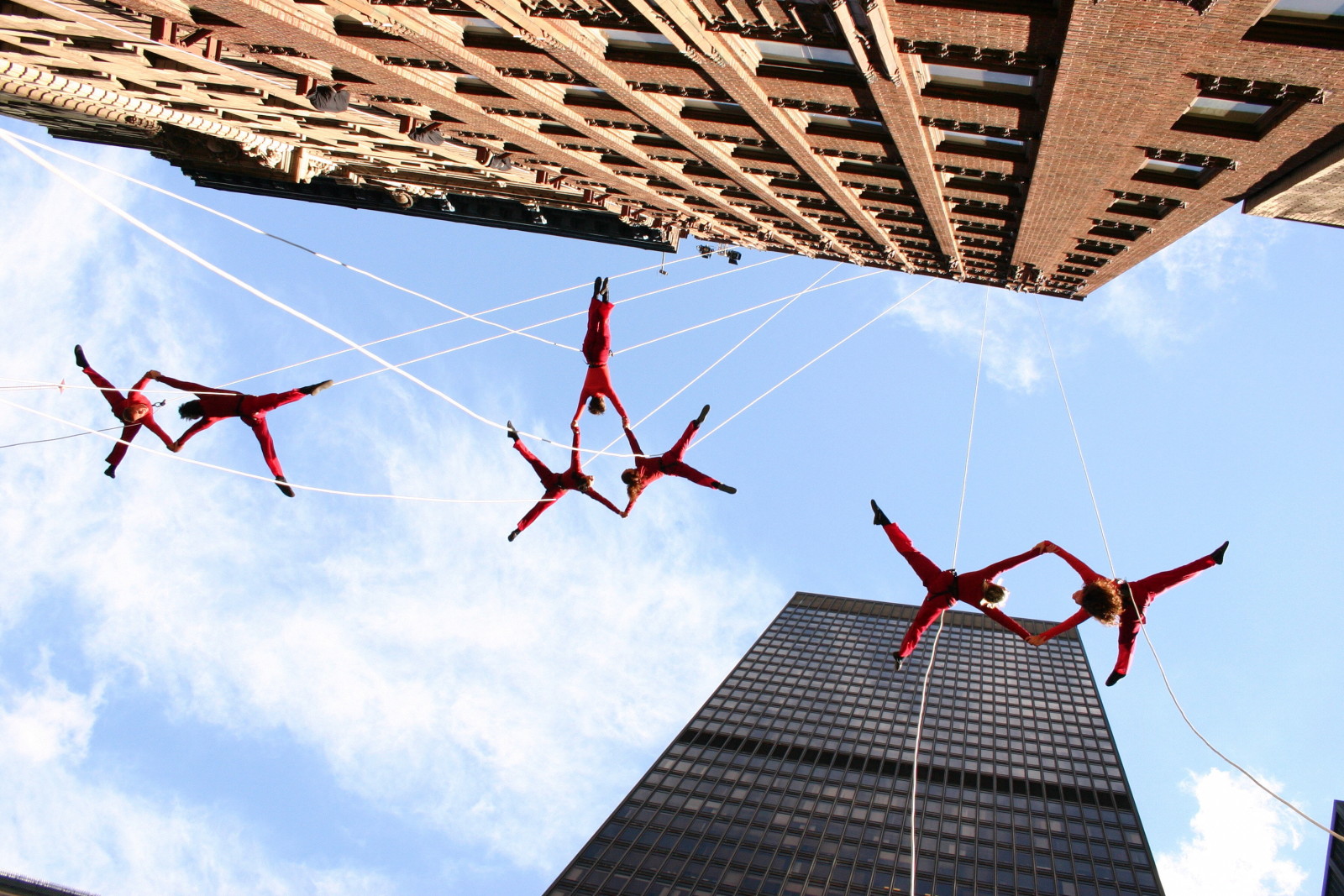 BANDALOOP: Dancing On The Walls