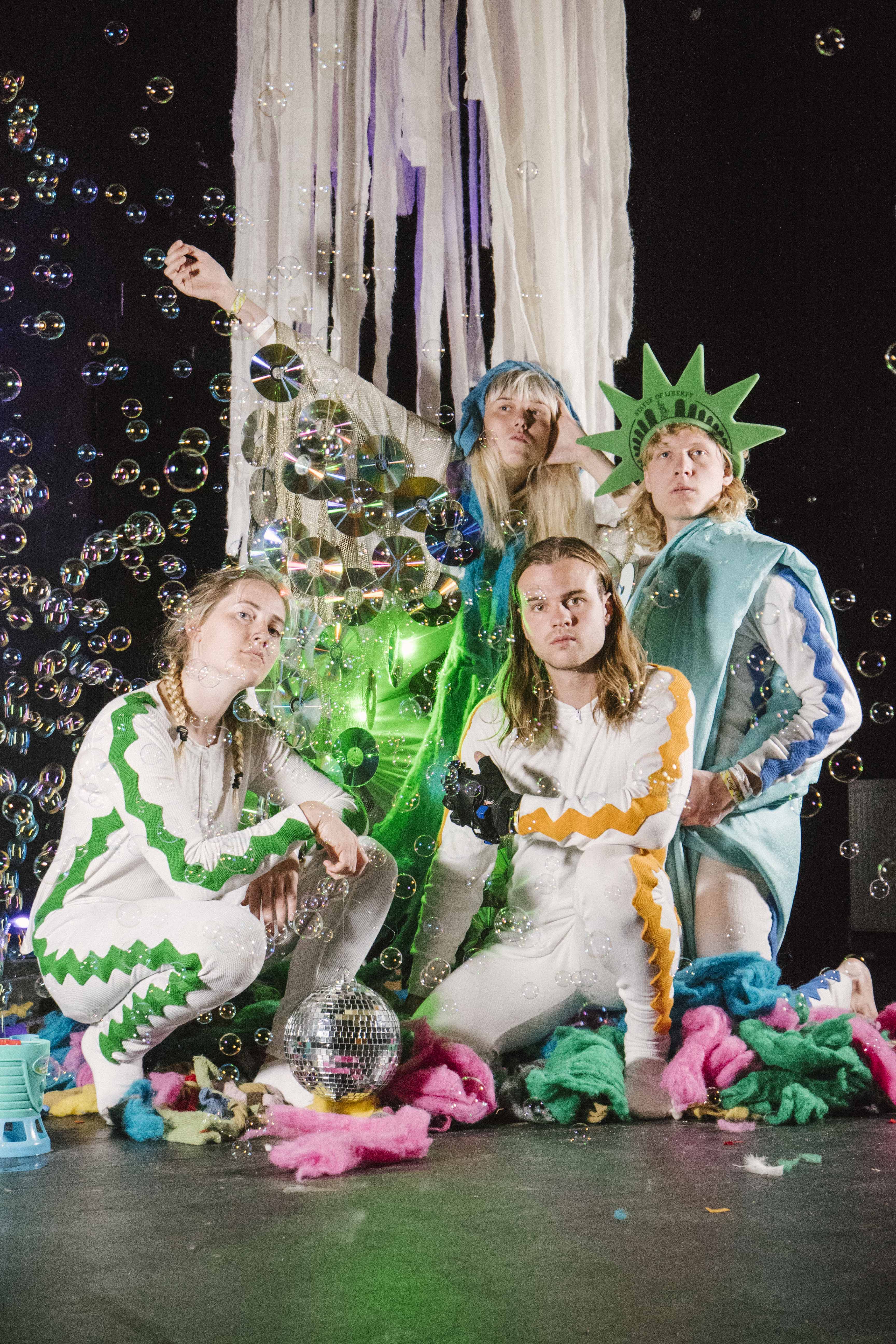 CGFC: A Glitter-Spreading Disco-Dance Machine