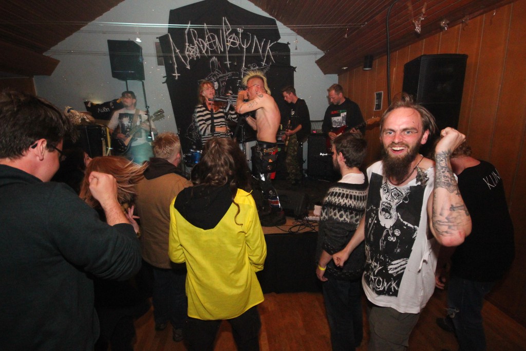 Norðanpaunk 2015: A+ Merchants’ Freak-End