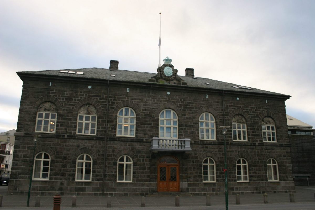 Health Minister Says He Will Submit Drug Decriminalisation Bill This Autumn