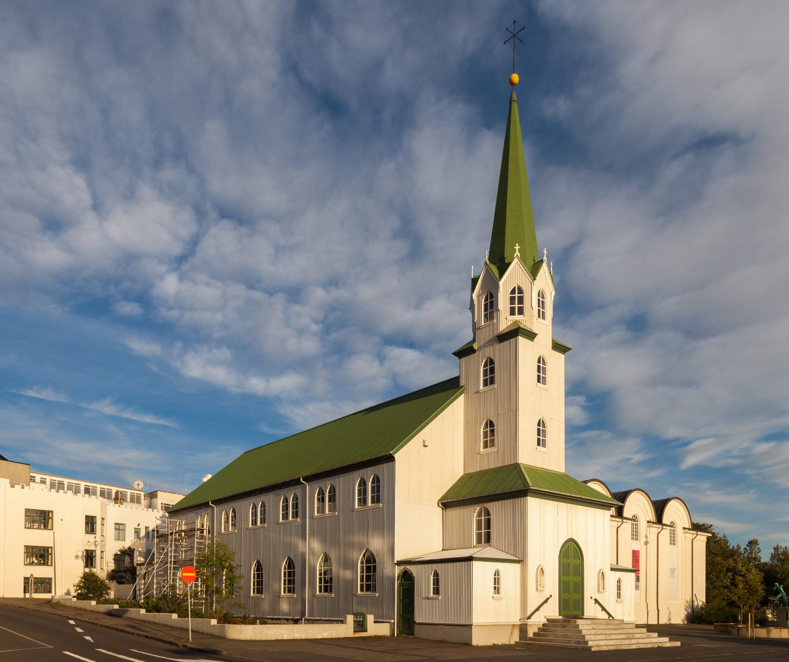 Church Offers Prayer Space For Evicted Muslims