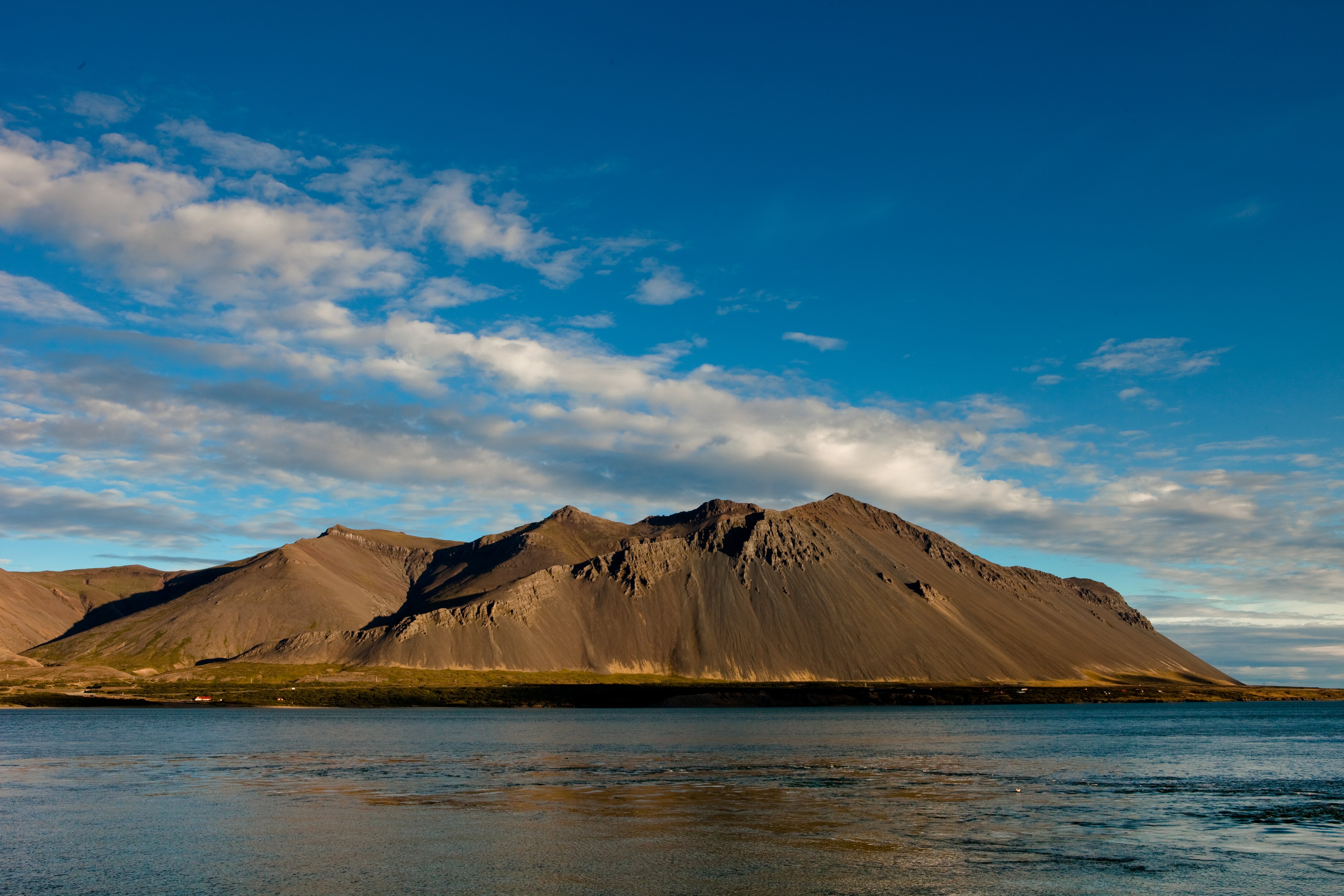 Hafnarfjall: Fun climb at the highway