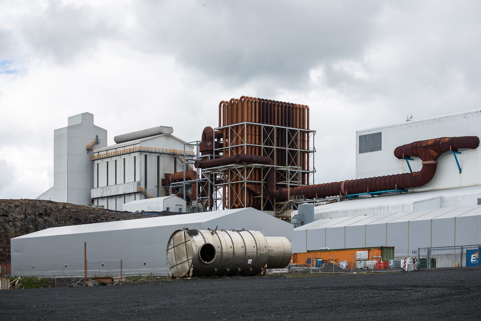 200 Attend Meeting On Iceland Silicon Plant Future