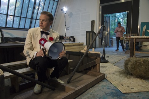 Turning Art Museum Into Movie Set
