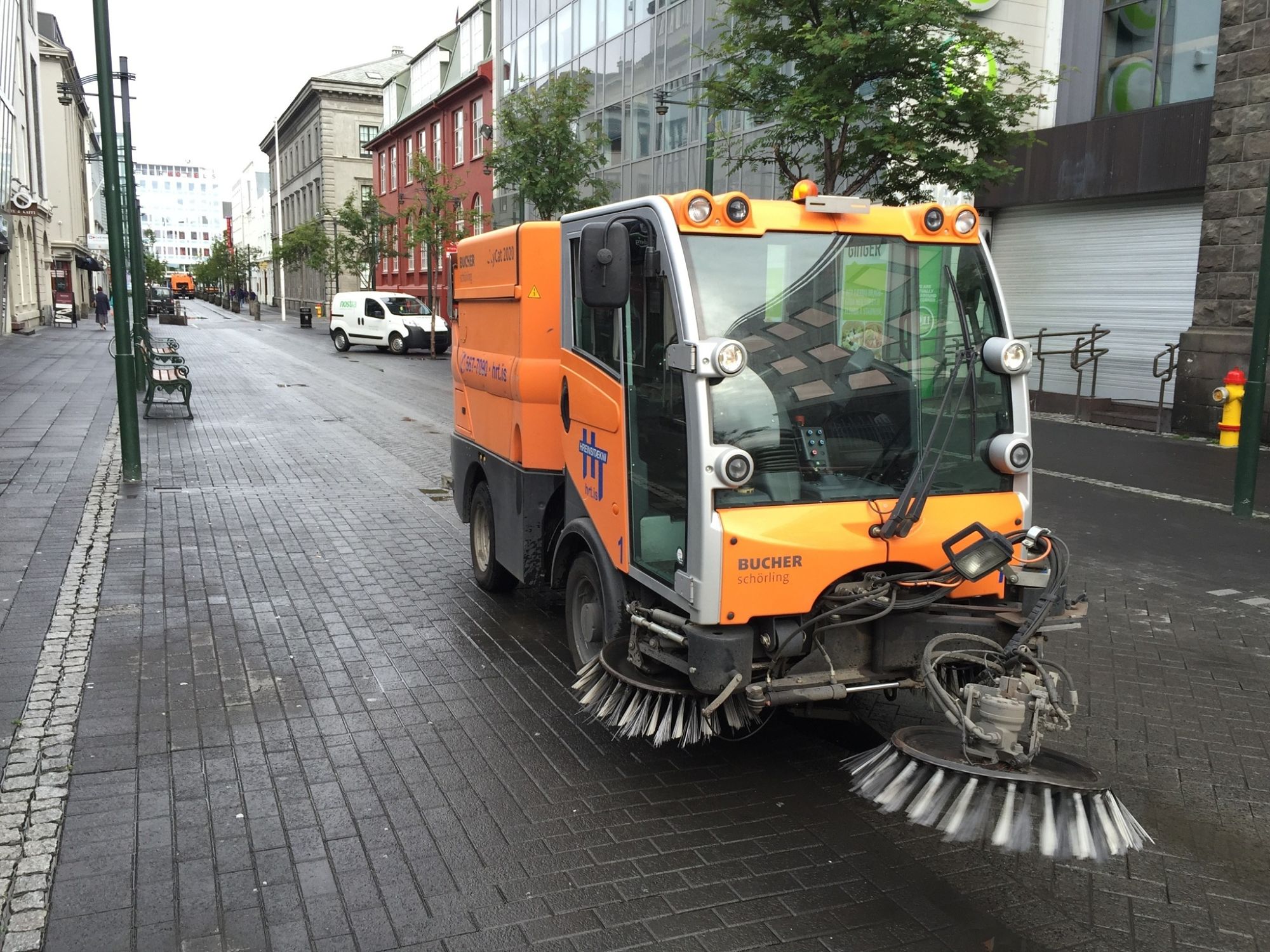 I Woke Up Like This: Making 101 Flawless With Reykjavík’s Morning Cleaning Crew