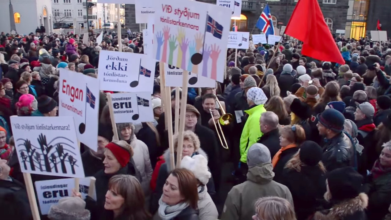 Music Teacher Says Reykjavík Holds Negotiations Hostage