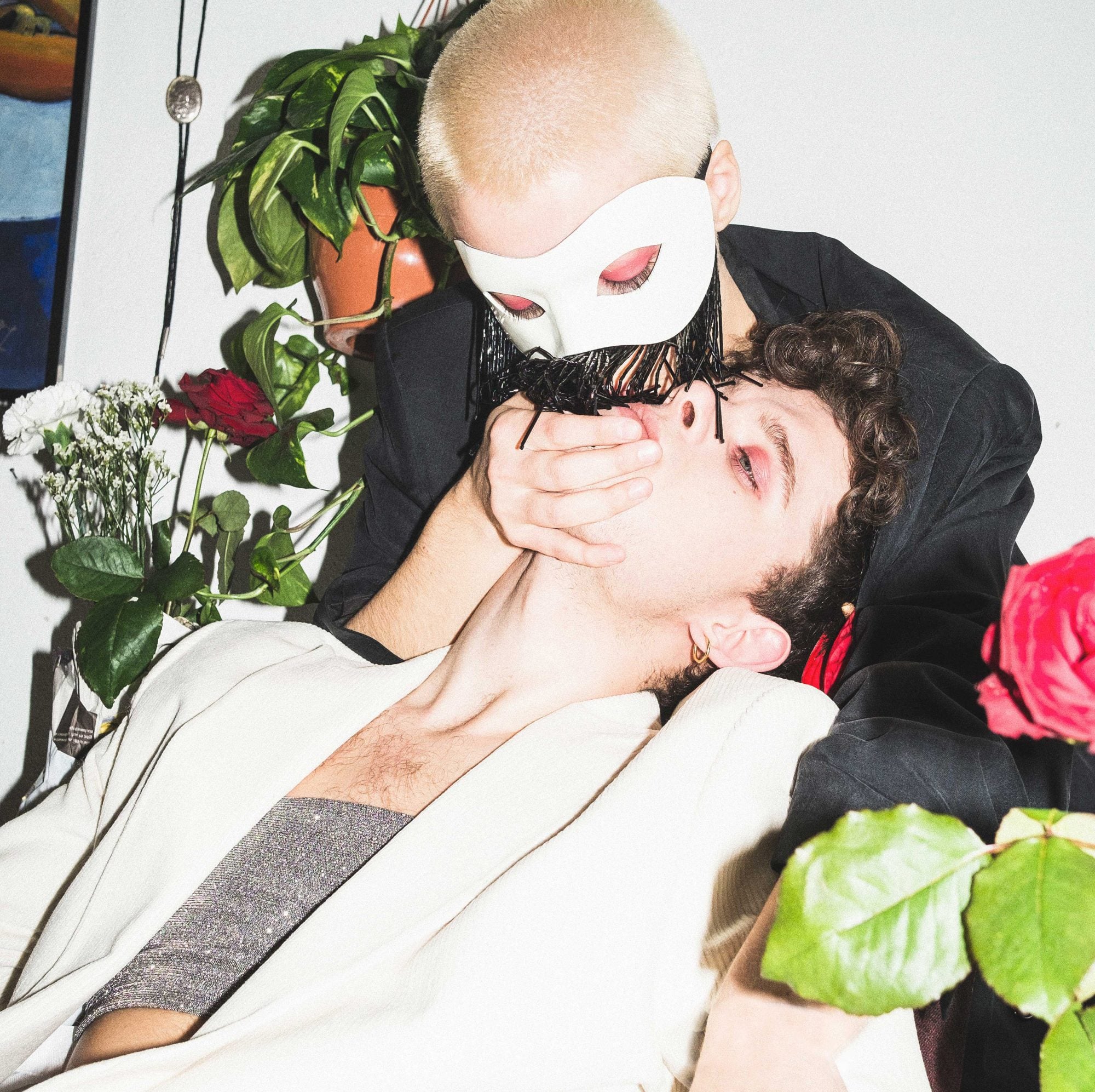 Máni Orrasson’s New Single Is Steeped In Intimacy, Longing & Desperation