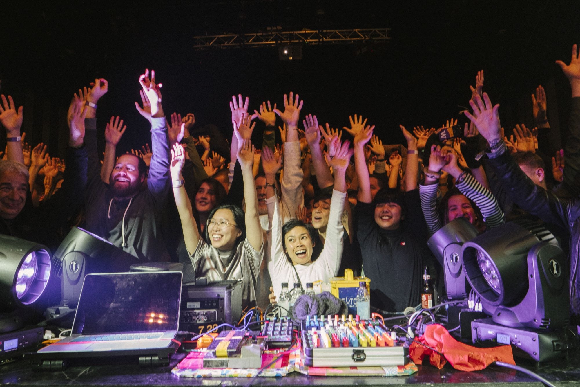 Total Wildness: Peaches And Dan Deacon Ignite Norður Og Niður