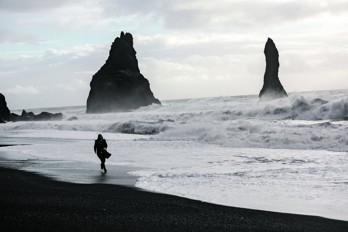 Red Light Warning In Reynisfjara To Turn On Sooner