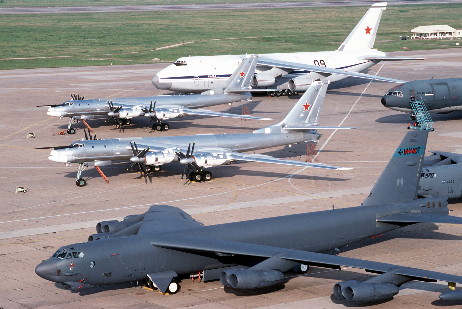 Foreign Minister: “Dangerous” Of Russia To Fly Over Turkey